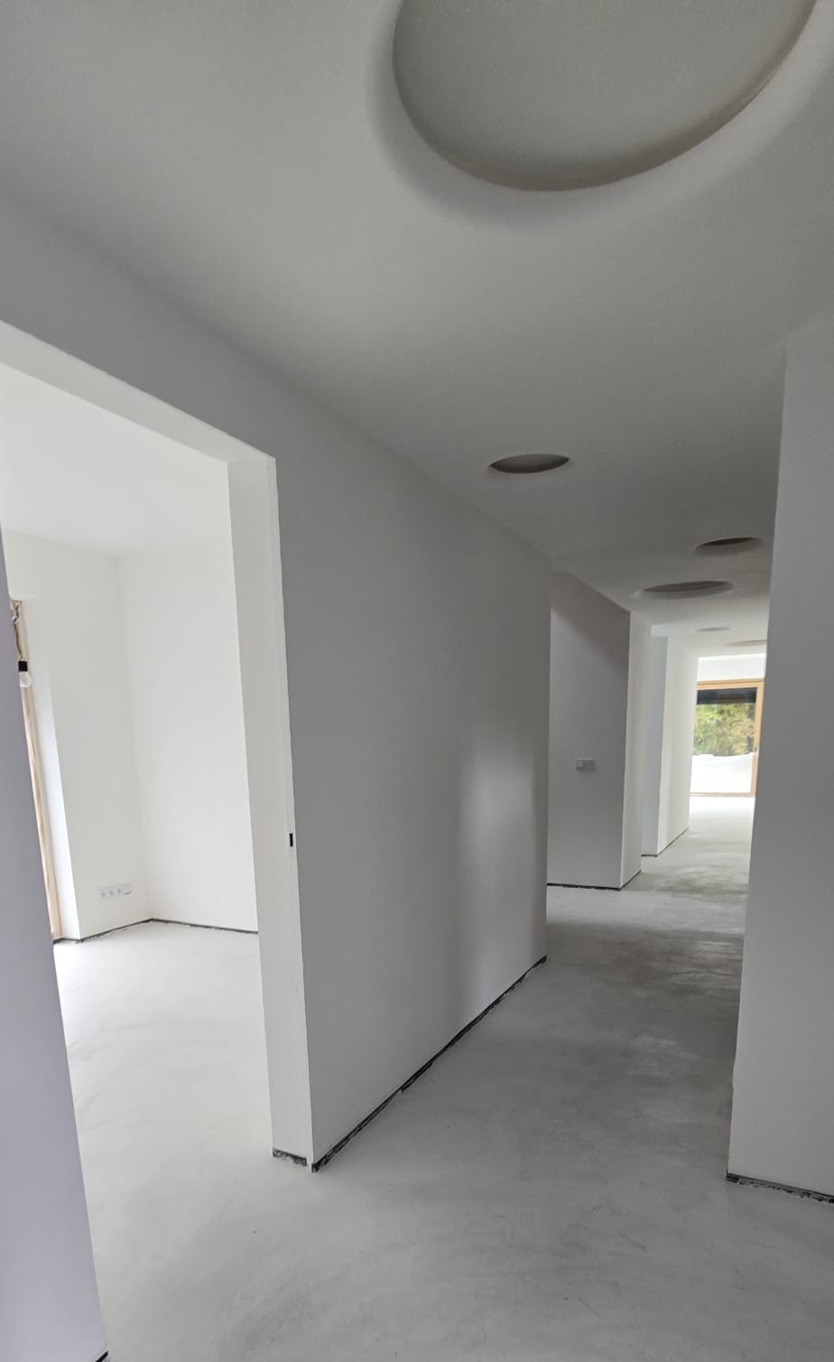 WhatsApp Image 2025 10 15 at 14 v2.18.00