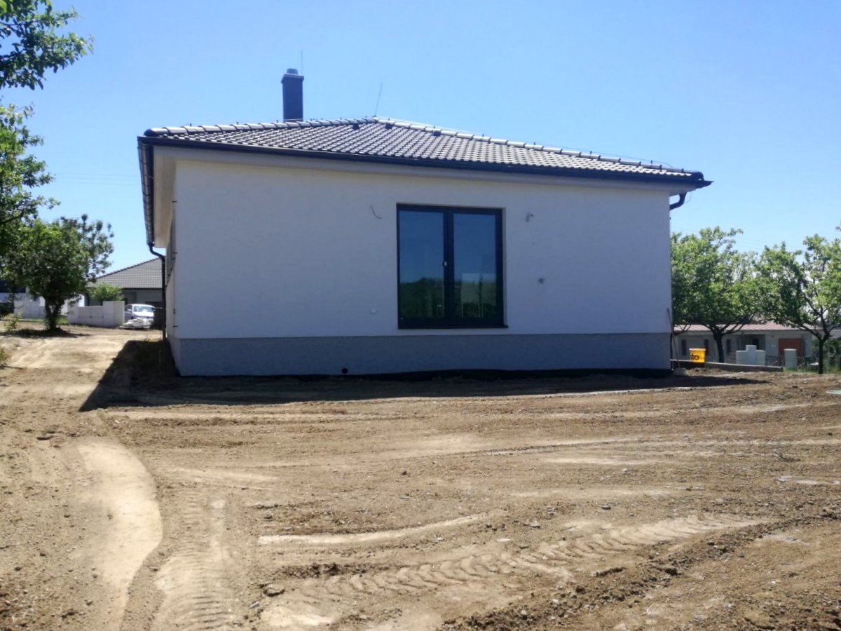 drevostavba pro tri zeny 30467 001
